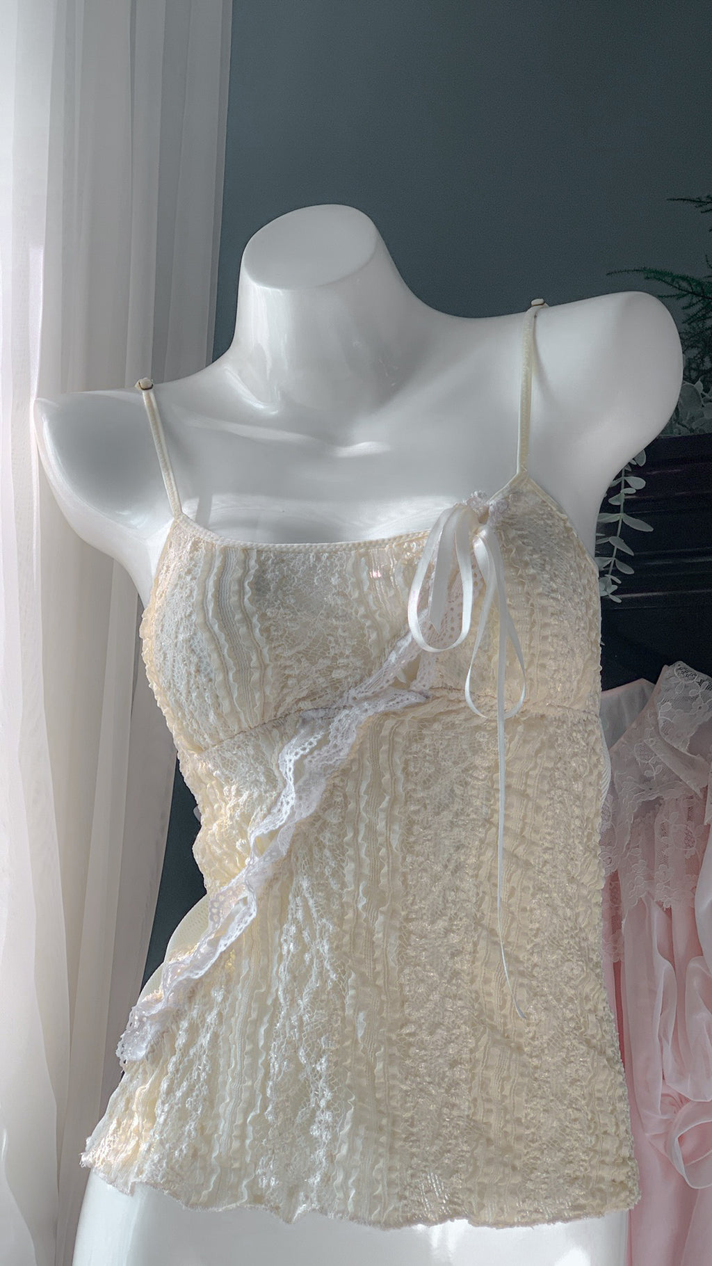 Ivory Lace Sample